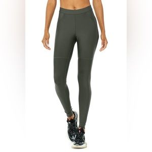 Alo Airlift High Waist Pocket Utility Legging (Cactus Green)